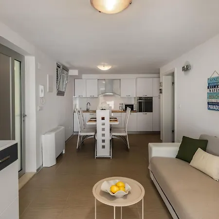 1 Bedroom Lovely In