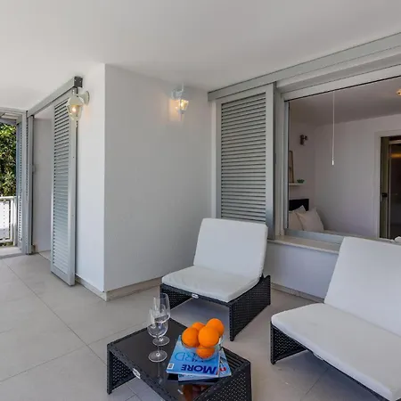 1 Bedroom Gorgeous In