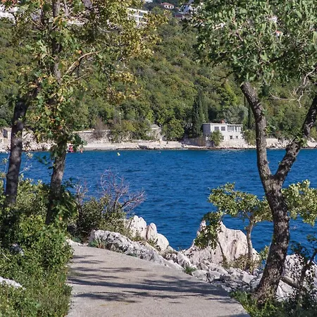 1 Bedroom Lovely In *