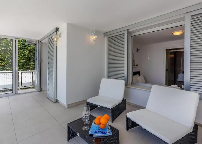 1 Bedroom Gorgeous In